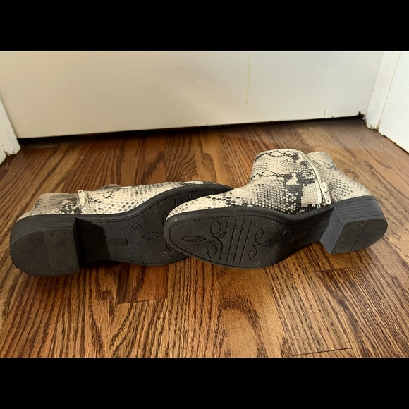 SO Faux Snake Skin Ankle Boots - Picture 3 of 4